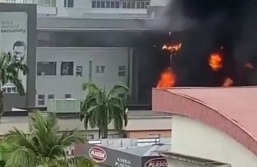 Fire razes Bank Building in Victoria Island