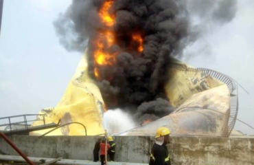 Fire destroys Petrol tank farm in Lagos