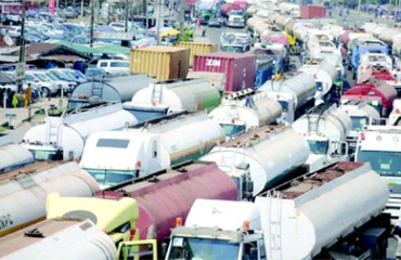 Governor Sanwo-Olu takes steps to tackle Apapa traffic Gridlock
