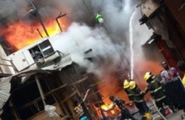 Fire destroys over 100 shops, 2 buildings in Somolu, Lagos Island