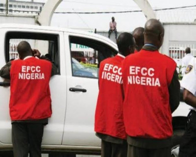 EFCC nabs 32 suspected ‘Yahoo Boys’ in Lagos, Ibadan