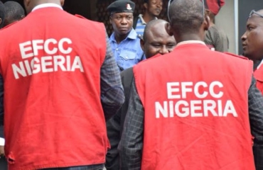 EFCC burst internet fraudsters syndicate in Ajah, arrest 14 suspects