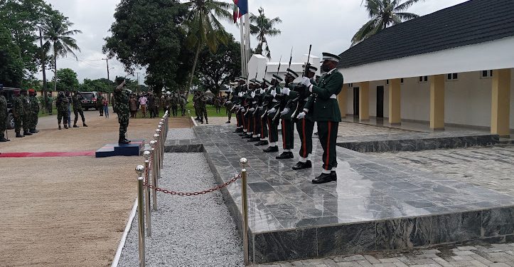 Chief of army staff visit troops in Lagos