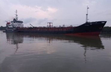 Navy discovers 700,000 litres of stolen oil on vessel