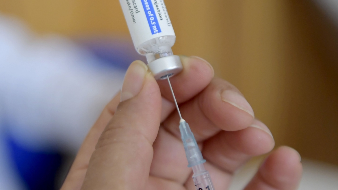 US science teacher arrested for vaccinating 17-year-old student   