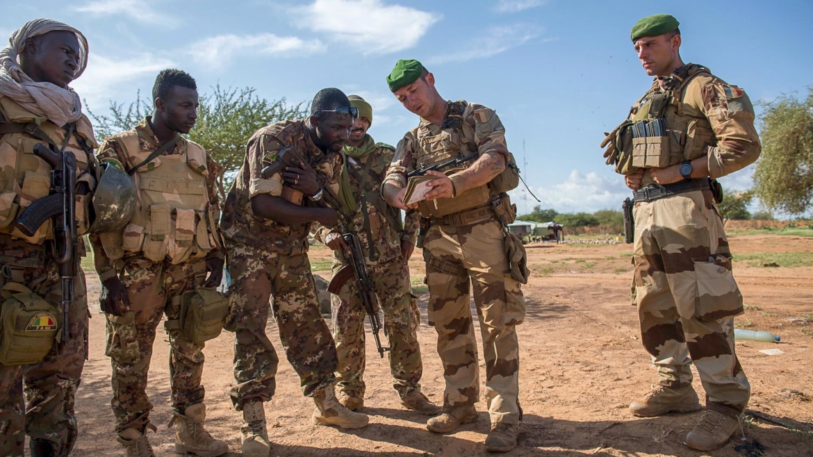 France reviews military presence in Mali