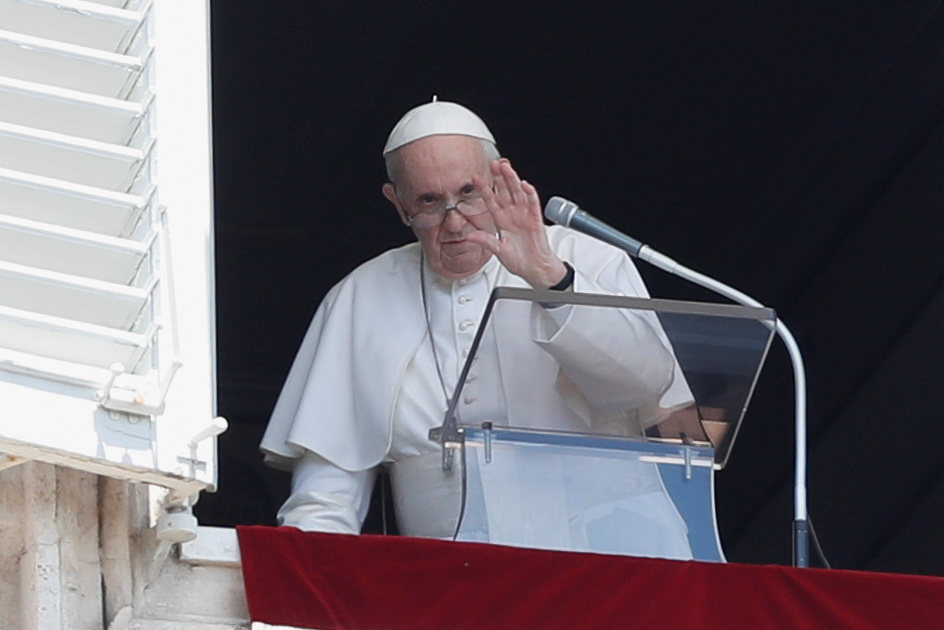 Pope Francis urges world leaders to end Ukraine war