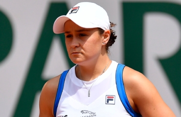 World number one Ashleigh Barty retires from tennis