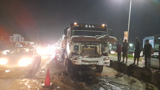 MAN DON DIE FOR ACCIDENT FOR IGBO-EFON, LEKKI-EPE EXPRESSWAY