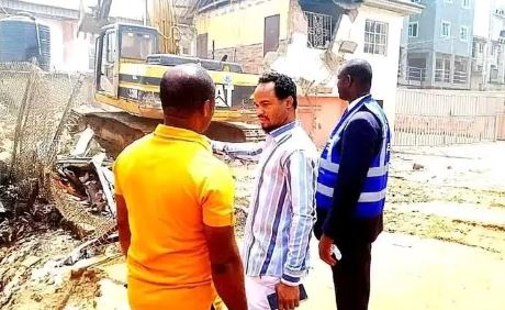 INDABOSKY fight back, as Anambra State Goment demolish him church building for Onitsha