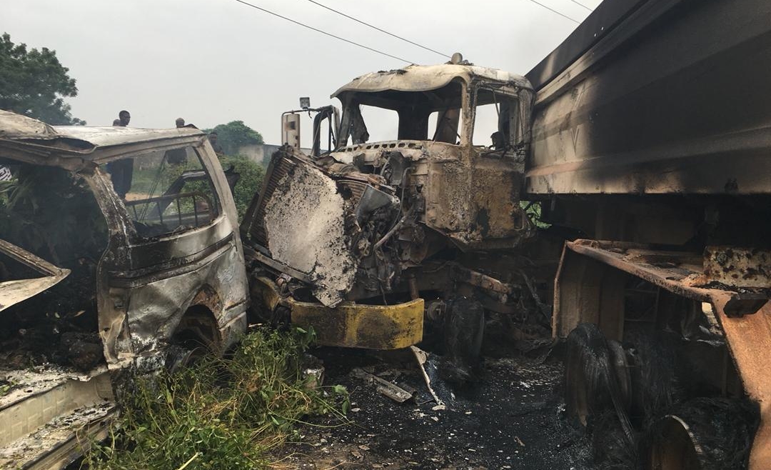 16 people die for Epe road accident