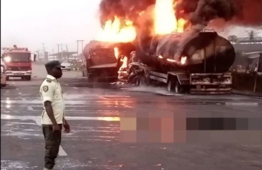 10 persons don die for Lagos-Ibadan expressway tanker explosion