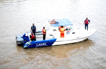 One middle-aged woman wey attempt suicide, don jump inside Lagos Lagoon