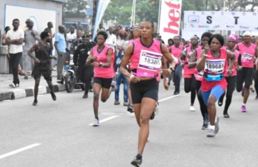Lagos State Government don divert traffic for Women Marathon