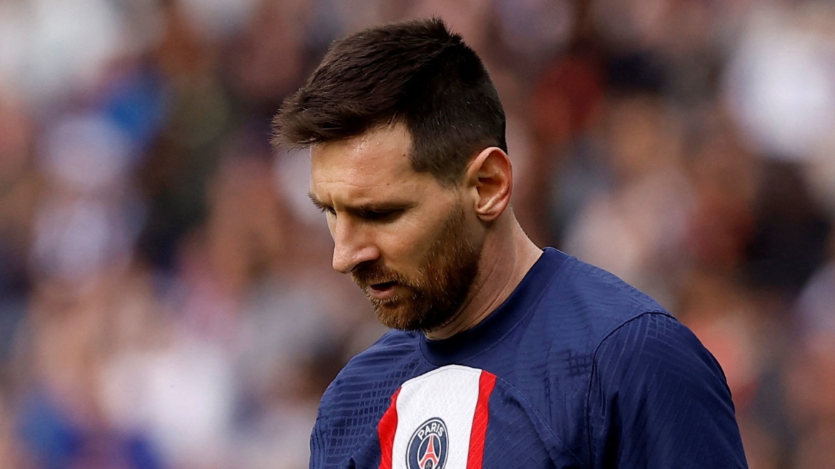 PSG don suspend Messi for two weeks sake of say him travel go Saudi Arabia