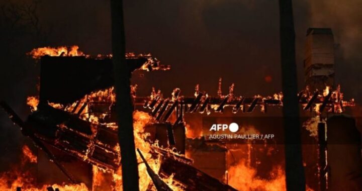 Firefighters Don Dey Hurry To Fight Di Wildfire For Los Angeles.