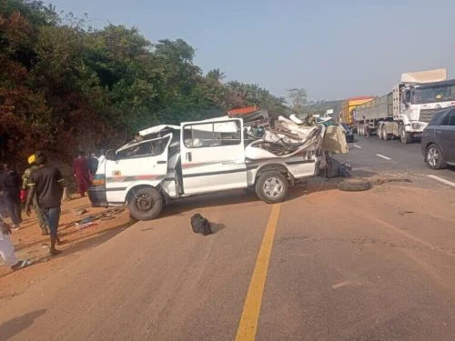 Four Pipo Don Die For Lagos-Ibadan Expressway Accident