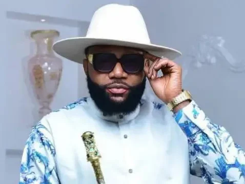 EFCC Don Arrest Socialite E-Money Sake Of Say Dem Talk Say E Misuse Naira