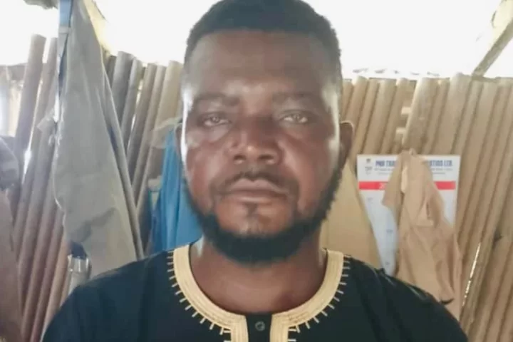 Immigration Catch Native Doctor From Enugu Wey Run Comot, Accuse Am Of Ritual Killing